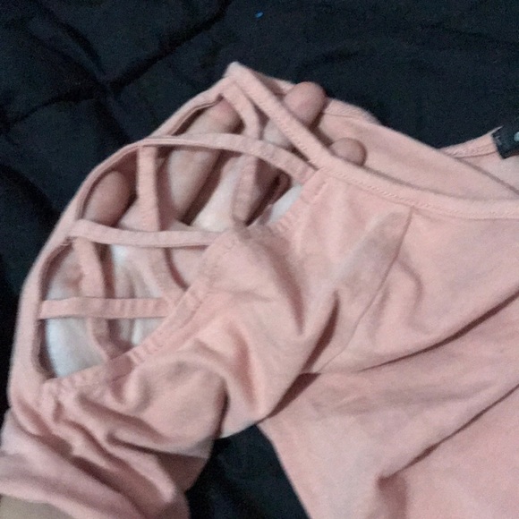 Pink off the shoulder shirt - Picture 3 of 6